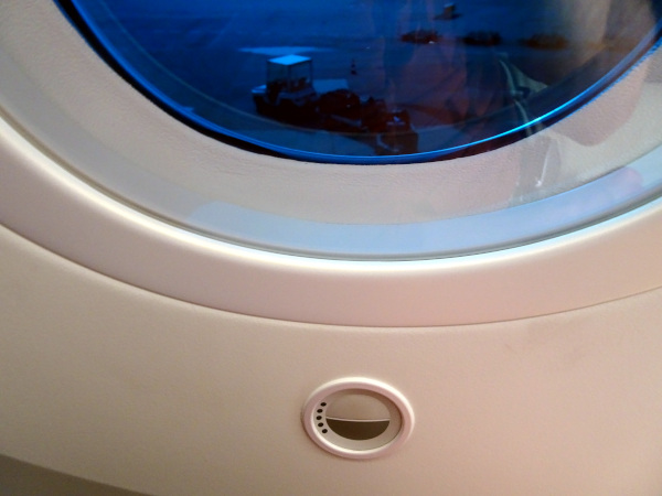 Regulación de la ventana electrónica en el Boeing Dreamliner 787.